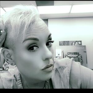 Meet your Posher, Leigh anne